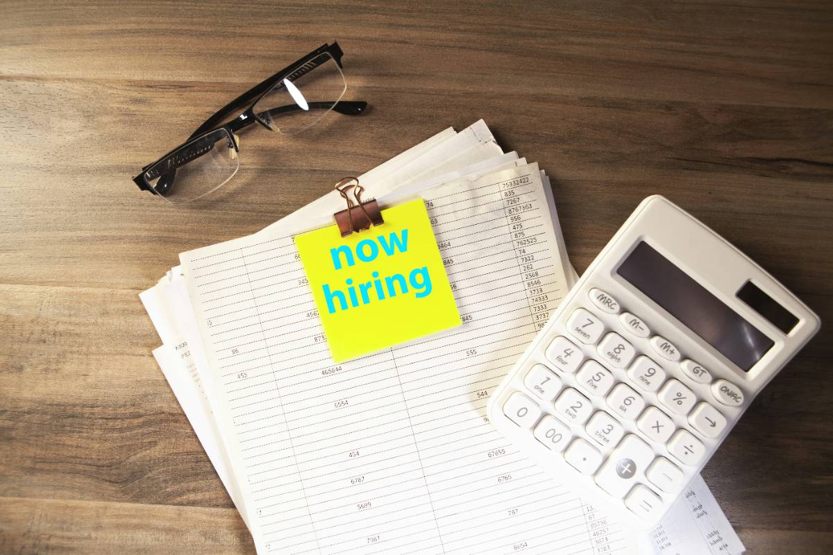 Recruter avant l’été ou attendre septembre ?